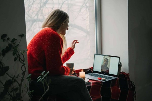 Pourquoi les jeunes préfèrent spiice pour des rencontres sans contraintes ?
